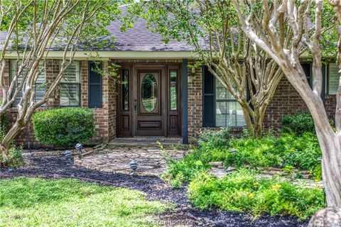 Tiny photo for 2629 Benton Drive Dr, Brenham, TX 77833 (MLS # 26005020)