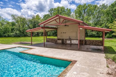 Tiny photo for 2629 Benton Drive Dr, Brenham, TX 77833 (MLS # 26005020)