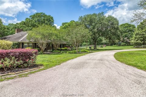 Tiny photo for 2629 Benton Drive Dr, Brenham, TX 77833 (MLS # 26005020)