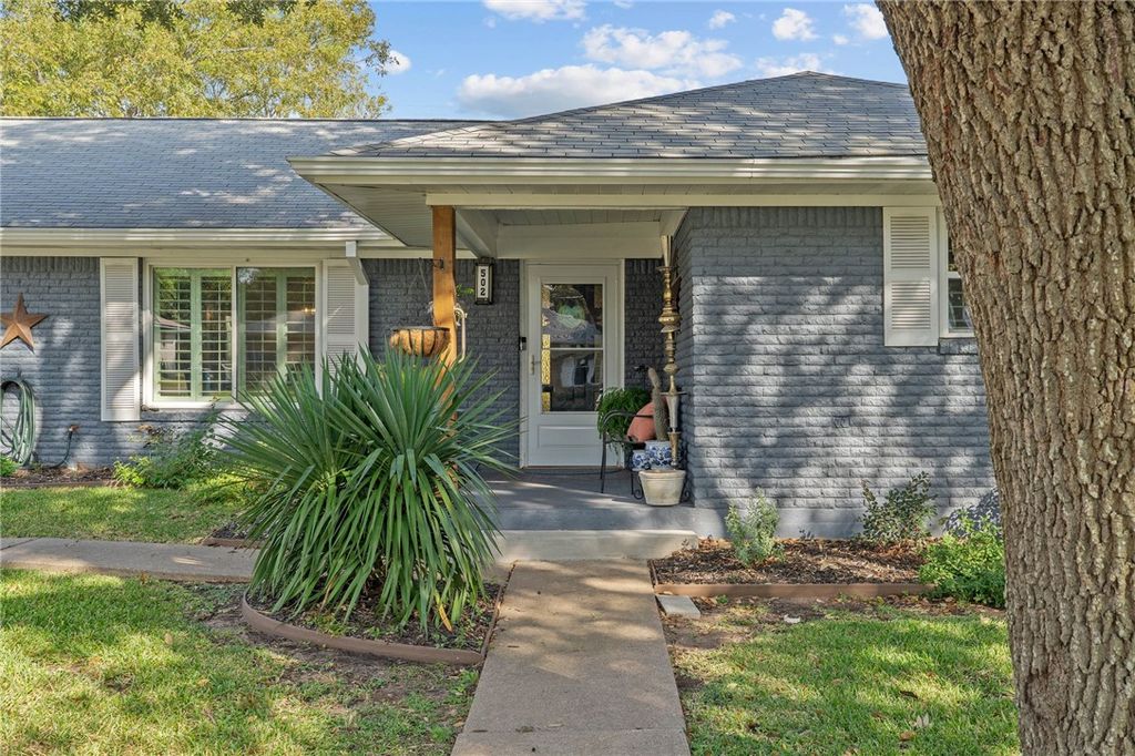 Photo of 502 Spinn Street, Brenham, TX 77833 (MLS # 25011404)