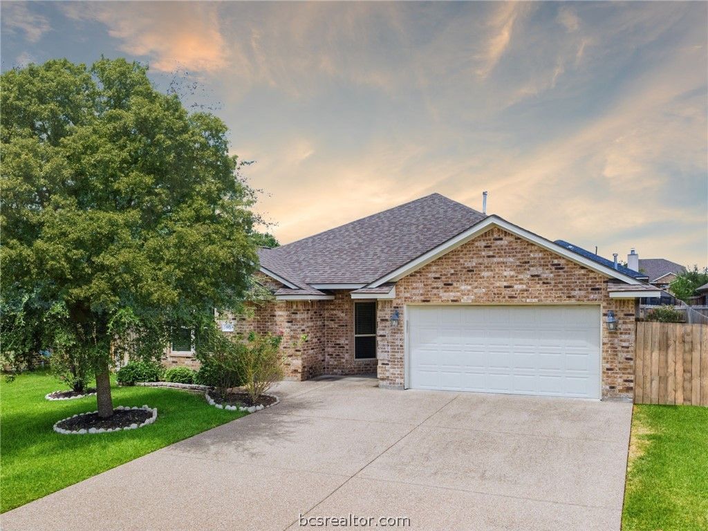 Photo of 915 Dove Run Trail, College Station, TX 77845 (MLS # 26003744)