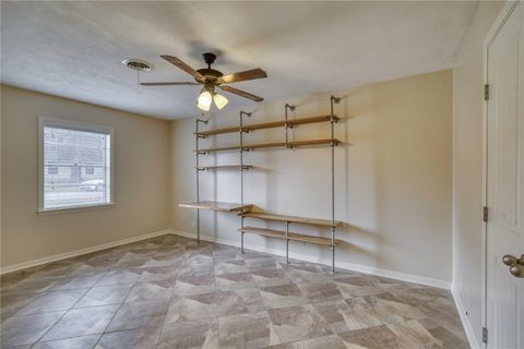 Tiny photo for 102 W Marietta Street, Madisonville, TX 77864 (MLS # 26002276)