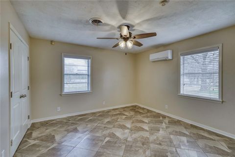 Tiny photo for 102 W Marietta Street, Madisonville, TX 77864 (MLS # 26002276)