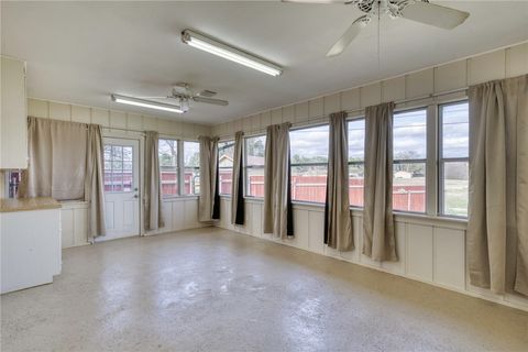 Tiny photo for 102 W Marietta Street, Madisonville, TX 77864 (MLS # 26002276)