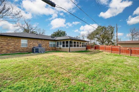 Tiny photo for 102 W Marietta Street, Madisonville, TX 77864 (MLS # 26002276)