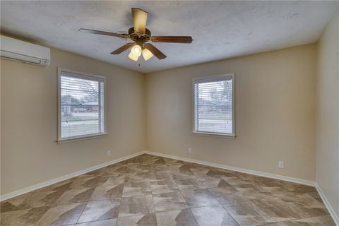 Tiny photo for 102 W Marietta Street, Madisonville, TX 77864 (MLS # 26002276)