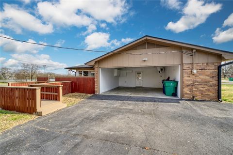 Tiny photo for 102 W Marietta Street, Madisonville, TX 77864 (MLS # 26002276)