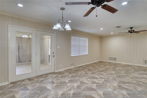 Tiny photo for 102 W Marietta Street, Madisonville, TX 77864 (MLS # 26002276)