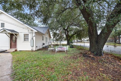 Tiny photo for 1301 Cedar Street, Hearne, TX 77859 (MLS # 26001022)