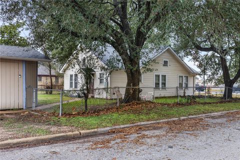 Tiny photo for 1301 Cedar Street, Hearne, TX 77859 (MLS # 26001022)