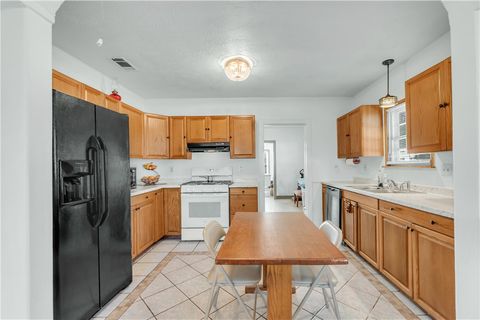 Tiny photo for 1301 Cedar Street, Hearne, TX 77859 (MLS # 26001022)