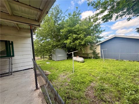 Tiny photo for 808 W Boundary Street, Giddings, TX 78942 (MLS # 26005501)