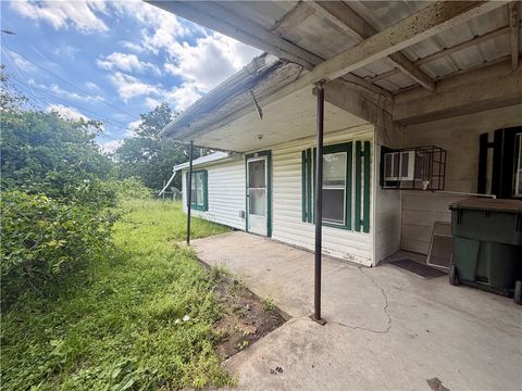 Tiny photo for 808 W Boundary Street, Giddings, TX 78942 (MLS # 26005501)