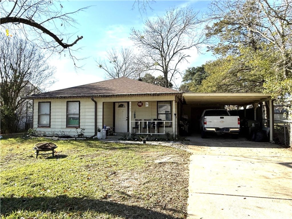 Photo of 1107 E 30th Street, Bryan, TX 77802 (MLS # 26000757)