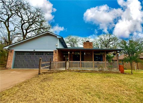 Photo of 2108 Pantera Drive, Bryan, TX 77807 (MLS # 26000855)