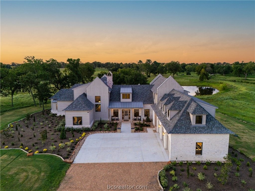 Photo of 404 Blackberry Lane, Washington, TX 77880 (MLS # 26004357)