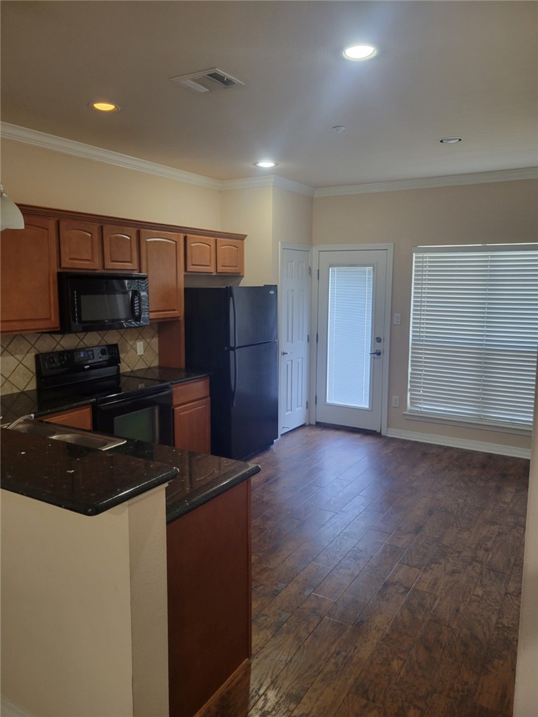 305 Holleman Drive E 1705