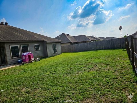 Tiny photo for 802 Mockingbird Street, Navasota, TX 77868 (MLS # 26005259)