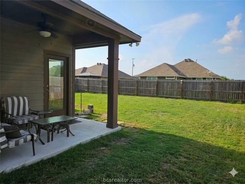 Tiny photo for 802 Mockingbird Street, Navasota, TX 77868 (MLS # 26005259)