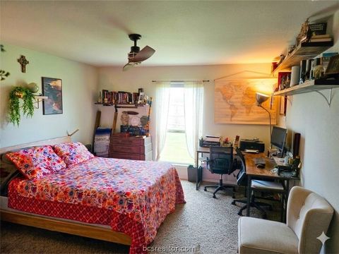 Tiny photo for 802 Mockingbird Street, Navasota, TX 77868 (MLS # 26005259)