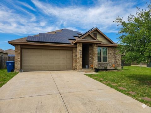 Photo of 802 Mockingbird Street, Navasota, TX 77868 (MLS # 26005259)