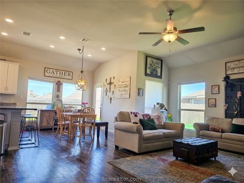 Tiny photo for 802 Mockingbird Street, Navasota, TX 77868 (MLS # 26005259)