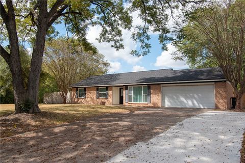Photo of 2706 Westwood Main Drive, Bryan, TX 77807 (MLS # 25010977)