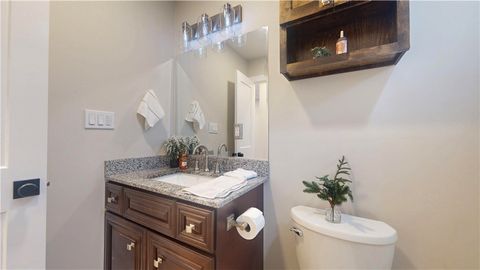 Tiny photo for 101 E Bryan St, Brenham, TX 77833 (MLS # 25010501)