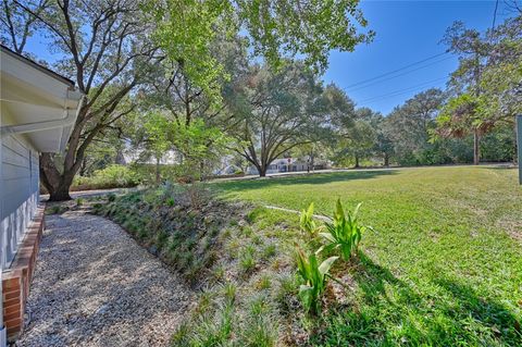 Tiny photo for 101 E Bryan St, Brenham, TX 77833 (MLS # 25010501)