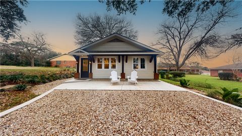Tiny photo for 101 E Bryan St, Brenham, TX 77833 (MLS # 25010501)