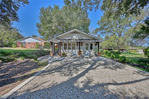Tiny photo for 101 E Bryan St, Brenham, TX 77833 (MLS # 25010501)