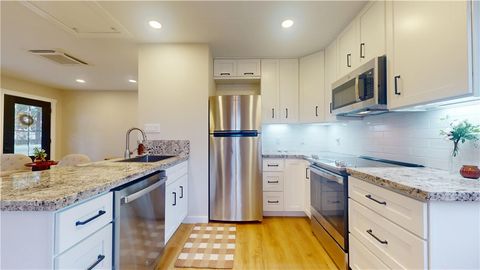 Tiny photo for 101 E Bryan St, Brenham, TX 77833 (MLS # 25010501)