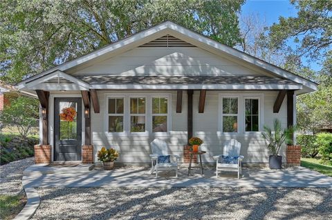 Tiny photo for 101 E Bryan St, Brenham, TX 77833 (MLS # 25010501)