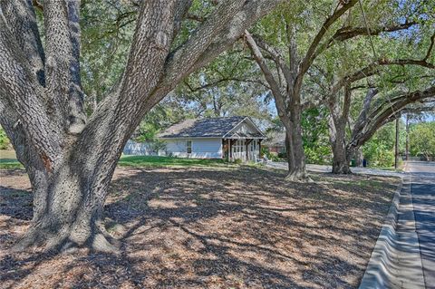 Tiny photo for 101 E Bryan St, Brenham, TX 77833 (MLS # 25010501)