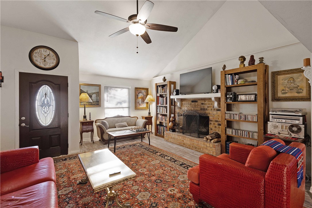 1501 Hackberry Street