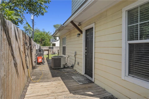 Tiny photo for 114 Lynn Drive, Bryan, TX 77801 (MLS # 26012474)