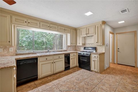 Tiny photo for 2911 Partridge Circle, Bryan, TX 77802 (MLS # 26004578)