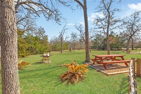 Tiny photo for 701 Birch Forest Dr, Somerville, TX 77879 (MLS # 26001900)