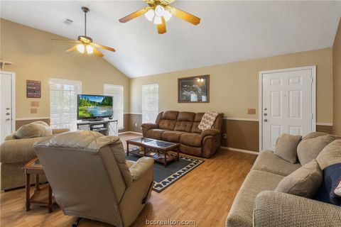 Tiny photo for 701 Birch Forest Dr, Somerville, TX 77879 (MLS # 26001900)