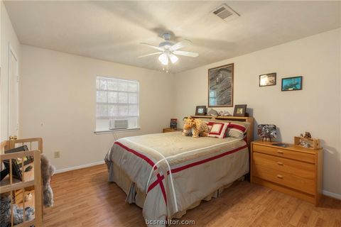 Tiny photo for 701 Birch Forest Dr, Somerville, TX 77879 (MLS # 26001900)