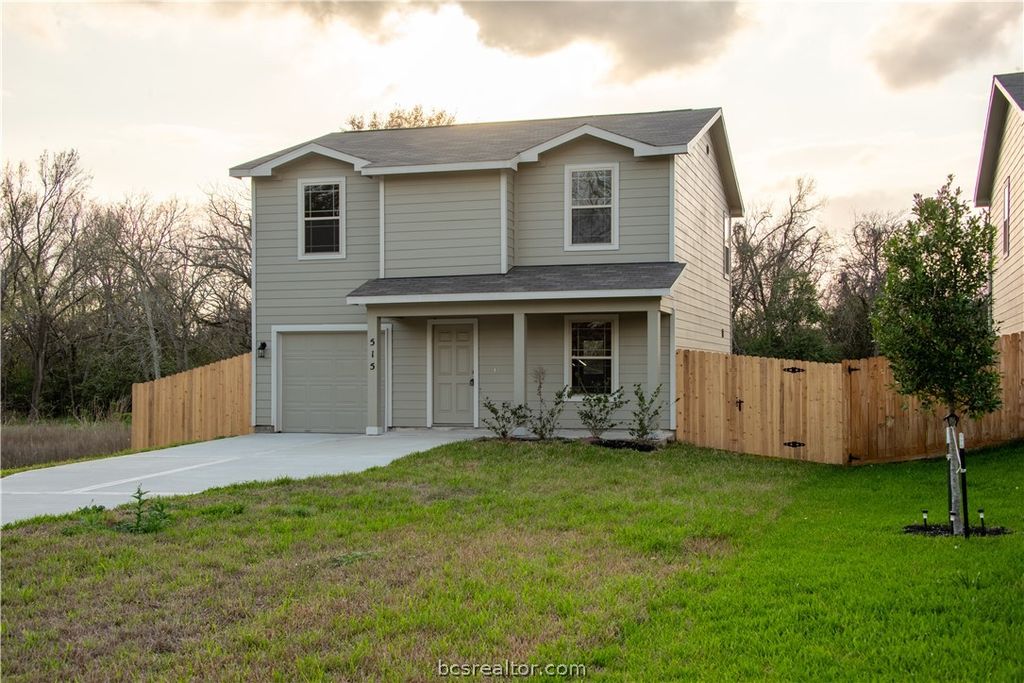 Photo of 515 16th Street, Hempstead, TX 77445 (MLS # 26005885)