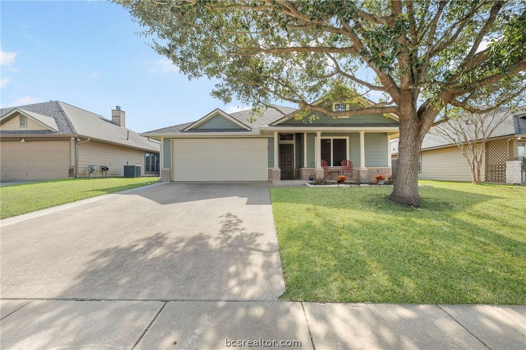 Photo of 1702 Kingsgate Drive, Bryan, TX 77807 (MLS # 26002500)