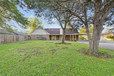 Tiny photo for 1519 Everitt Street, Navasota, TX 77868 (MLS # 26005368)
