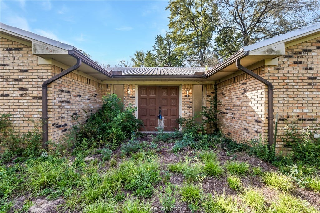 Photo of 5209 Bucksnort Road, Franklin, TX 77856 (MLS # 26011038)