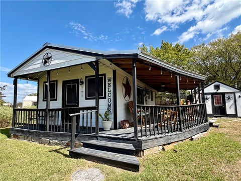 Photo of 404 Leaning Oak Lane, Somerville, TX 77879 (MLS # 26012775)
