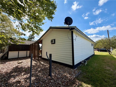 Tiny photo for 404 Leaning Oak Lane, Somerville, TX 77879 (MLS # 26012775)