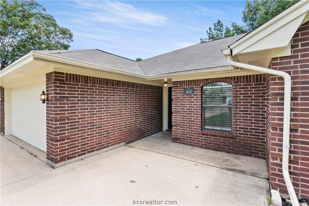 Photo of 1412 Richland Court S, College Station, TX 77845 (MLS # 26005729)