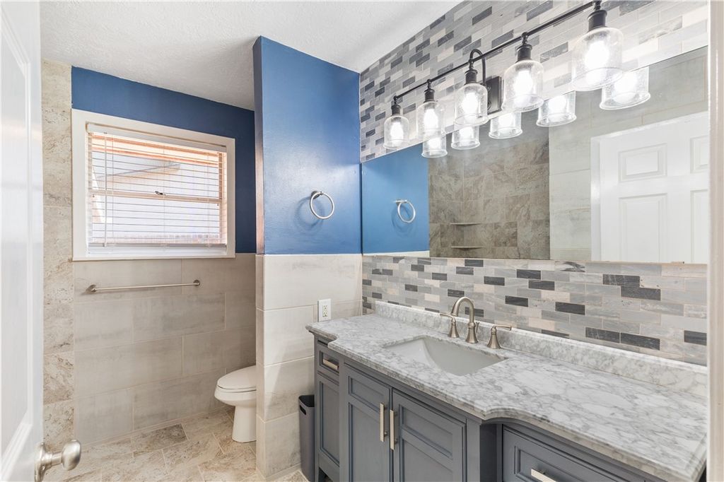 Photo of 209 Helena Street, Bryan, TX 77801 (MLS # 26006423)