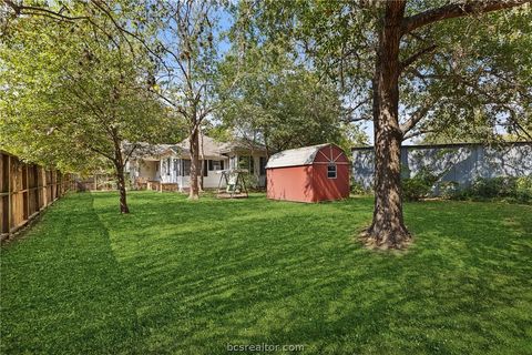 Tiny photo for 327 12th Street, Somerville, TX 77879 (MLS # 26002331)