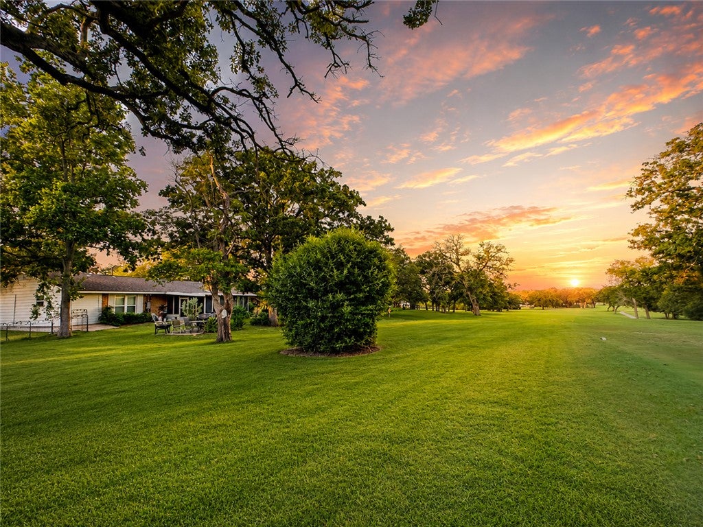 212 Golfview Drive North